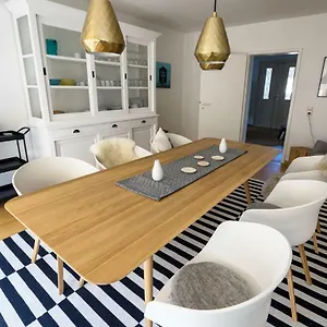 Stilvolles Zentrumsnahes Wohlfühl-appartment Apartment